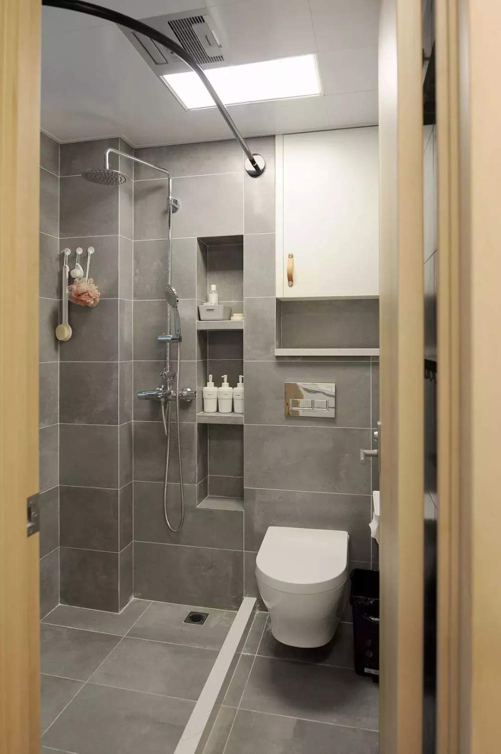 卫生间装壁龛，简单实用又方便！